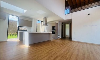 ARRIENDO CASA DE UN PISO, CAJICA