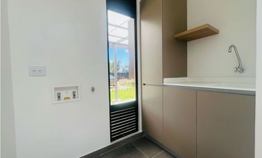 ARRIENDO CASA DE UN PISO, CAJICA