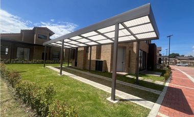 ARRIENDO CASA DE UN PISO, CAJICA