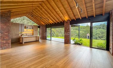 Casa Campestre para Estrenar en Parcelación El Retiro