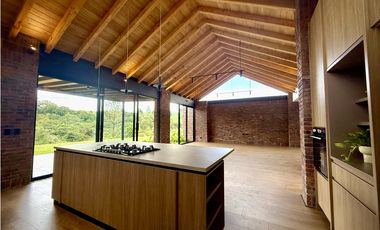 Casa Campestre para Estrenar en Parcelación El Retiro