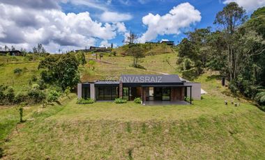 Casa Campestre para Estrenar en Parcelación El Retiro