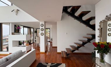 SE VENDE CASA MODERNA EN ZIPACÓN - ÁREA 236 m2