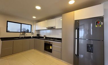 SE VENDE CASA MODERNA EN ZIPACÓN - ÁREA 236 m2