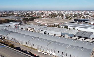 Alquiler Nave industrial de 1.800 m2 en Parque Industrial Morón - Haedo