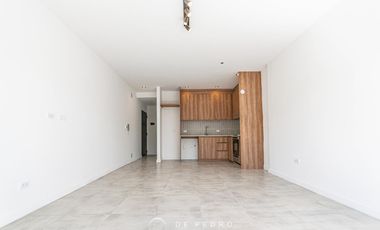 Departamento 2 ambientes al frente estrenar con patio