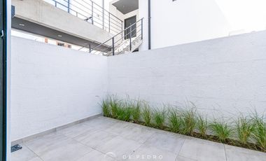 Departamento 2 ambientes al frente estrenar con patio