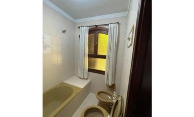 Casa estilo colonial en venta - Divino Rostro