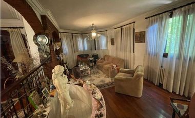 Casa estilo colonial en venta - Divino Rostro