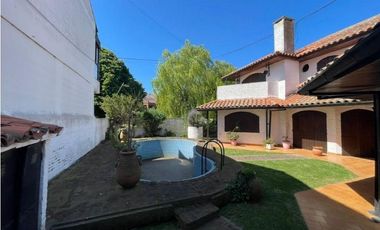 Casa estilo colonial en venta - Divino Rostro