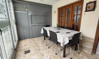 Casa en venta de 3 habitaciones cochera patio y pileta en barrio Sargento Cabral
