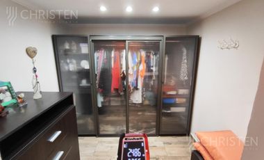 Casa en venta de 3 habitaciones cochera patio y pileta en barrio Sargento Cabral