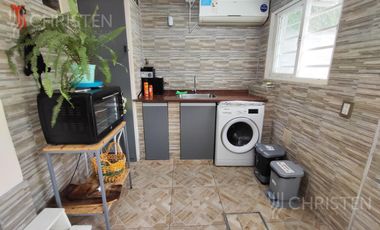 Casa en venta de 3 habitaciones cochera patio y pileta en barrio Sargento Cabral