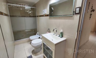 Casa en venta de 3 habitaciones cochera patio y pileta en barrio Sargento Cabral