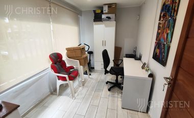 Casa en venta de 3 habitaciones cochera patio y pileta en barrio Sargento Cabral