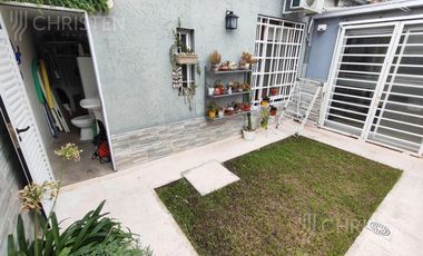Casa en venta de 3 habitaciones cochera patio y pileta en barrio Sargento Cabral