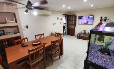 Casa en venta de 3 habitaciones cochera patio y pileta en barrio Sargento Cabral