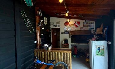 Hermosa casa tipo cabaña con pileta en barrio cerrado!!
