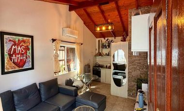 Hermosa casa tipo cabaña con pileta en barrio cerrado!!