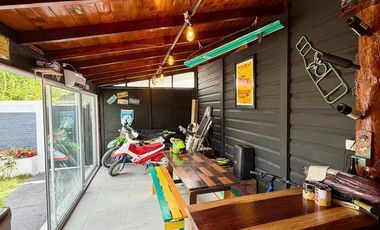 Hermosa casa tipo cabaña con pileta en barrio cerrado!!