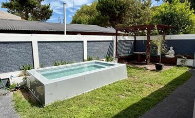 Hermosa casa tipo cabaña con pileta en barrio cerrado!!