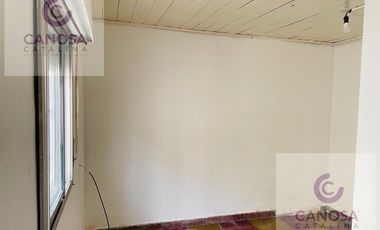 CASA Y DEPTO AL FONDO VENTA