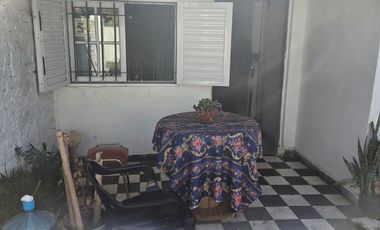 CASA Y DEPTO AL FONDO VENTA