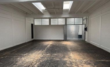 Renta Bodega Industrial, 110m2, Granjas México, Iztacalco, CDMX