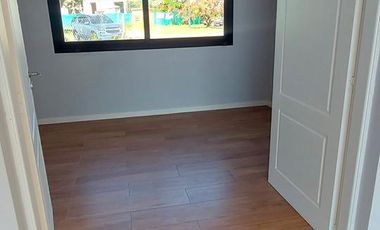 Sin Muebles. Muy equipada. 3 Dormitorios, Escritorio, Playroom y Area Servicio.