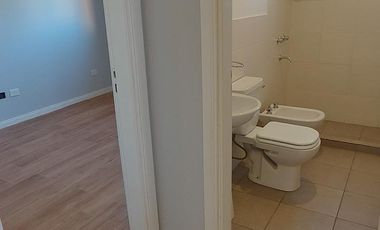 Sin Muebles. Muy equipada. 3 Dormitorios, Escritorio, Playroom y Area Servicio.