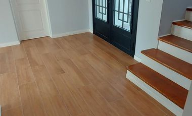 Sin Muebles. Muy equipada. 3 Dormitorios, Escritorio, Playroom y Area Servicio.