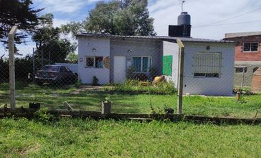 VENTA- CASA 3 AMBIENTES C/ AMPLIO TERRENO- SANTA CELINA