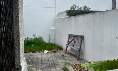 Casa en venta en Lomas De Zamora a refaccionar