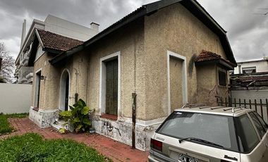 Casa en venta en Lomas De Zamora a refaccionar