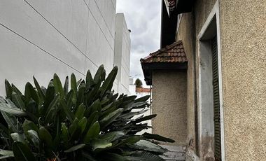 Casa en venta en Lomas De Zamora a refaccionar