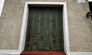 Casa en venta en Lomas De Zamora a refaccionar