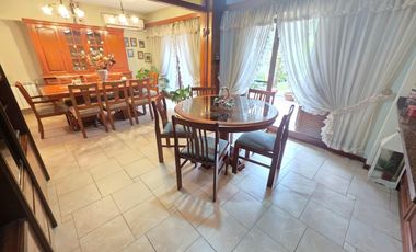 VENTA CASA 4 DORMITORIOS SUITE PISCINA JARDIN 2 QUINCHOS 2 COCHERAS LOMAS DE ZAMORA BANFIELD RESID