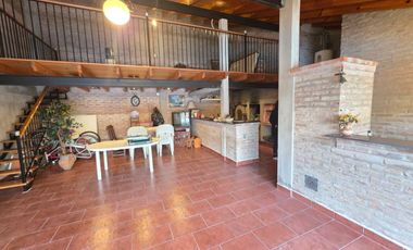 VENTA CASA 4 DORMITORIOS SUITE PISCINA JARDIN 2 QUINCHOS 2 COCHERAS LOMAS DE ZAMORA BANFIELD RESID