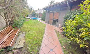 VENTA CASA 4 DORMITORIOS SUITE PISCINA JARDIN 2 QUINCHOS 2 COCHERAS LOMAS DE ZAMORA BANFIELD RESID