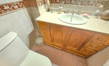 VENTA CASA 4 DORMITORIOS SUITE PISCINA JARDIN 2 QUINCHOS 2 COCHERAS LOMAS DE ZAMORA BANFIELD RESID