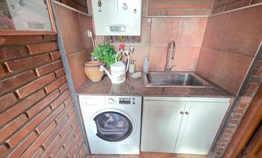 VENTA CASA 4 DORMITORIOS SUITE PISCINA JARDIN 2 QUINCHOS 2 COCHERAS LOMAS DE ZAMORA BANFIELD RESID