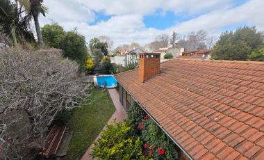 VENTA CASA 4 DORMITORIOS SUITE PISCINA JARDIN 2 QUINCHOS 2 COCHERAS LOMAS DE ZAMORA BANFIELD RESID