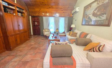 VENTA CASA 4 DORMITORIOS SUITE PISCINA JARDIN 2 QUINCHOS 2 COCHERAS LOMAS DE ZAMORA BANFIELD RESID