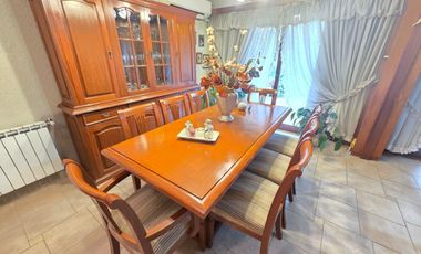 VENTA CASA 4 DORMITORIOS SUITE PISCINA JARDIN 2 QUINCHOS 2 COCHERAS LOMAS DE ZAMORA BANFIELD RESID