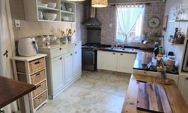Chalet. z/ Punta Mogotes. Impecable.