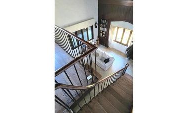 Chalet. z/ Punta Mogotes. Impecable.