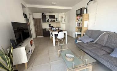 Venta - Departamento en Planta alta en Barrio Los Olmos - Ideal Inversión - D067