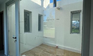 VENTA CASA 4 AMBIENTES MIRALAGOS II