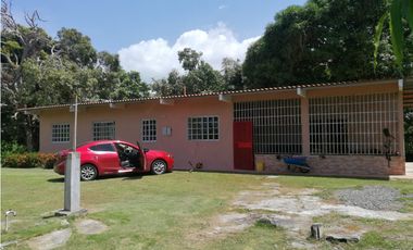 Venta de casa con amplio terreno en La Palma, San Carlos