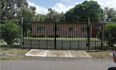 Venta de casa con amplio terreno en La Palma, San Carlos